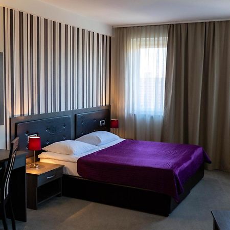 Art Hotel Slavonski Brod Exterior foto
