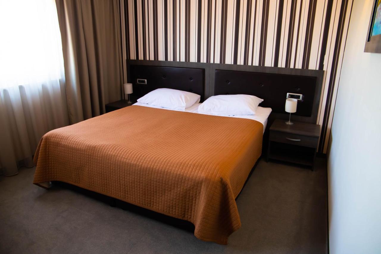 Art Hotel Slavonski Brod Exterior foto