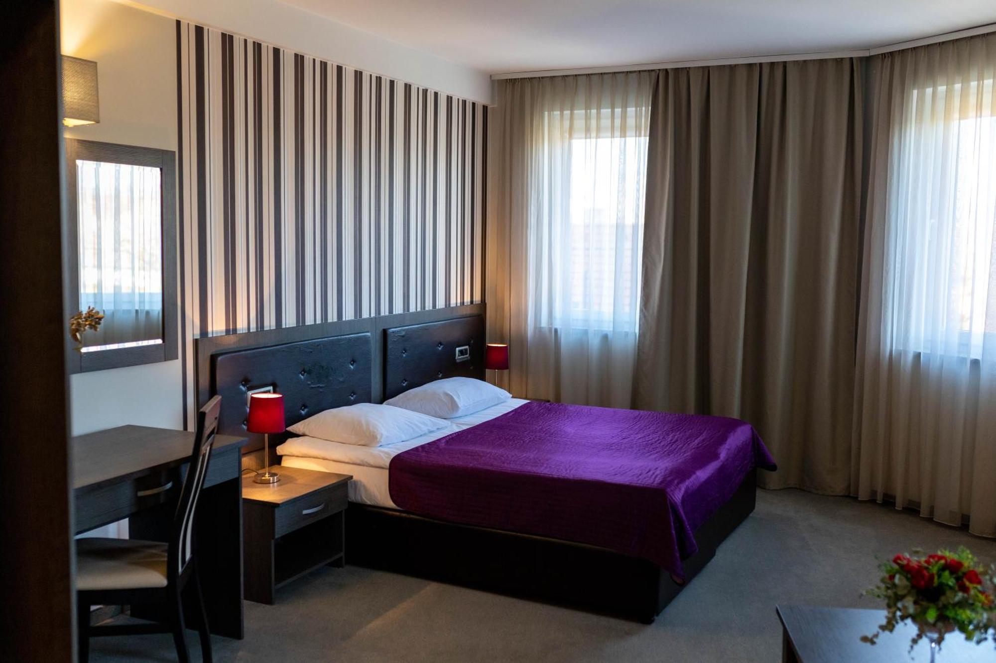 Art Hotel Slavonski Brod Exterior foto