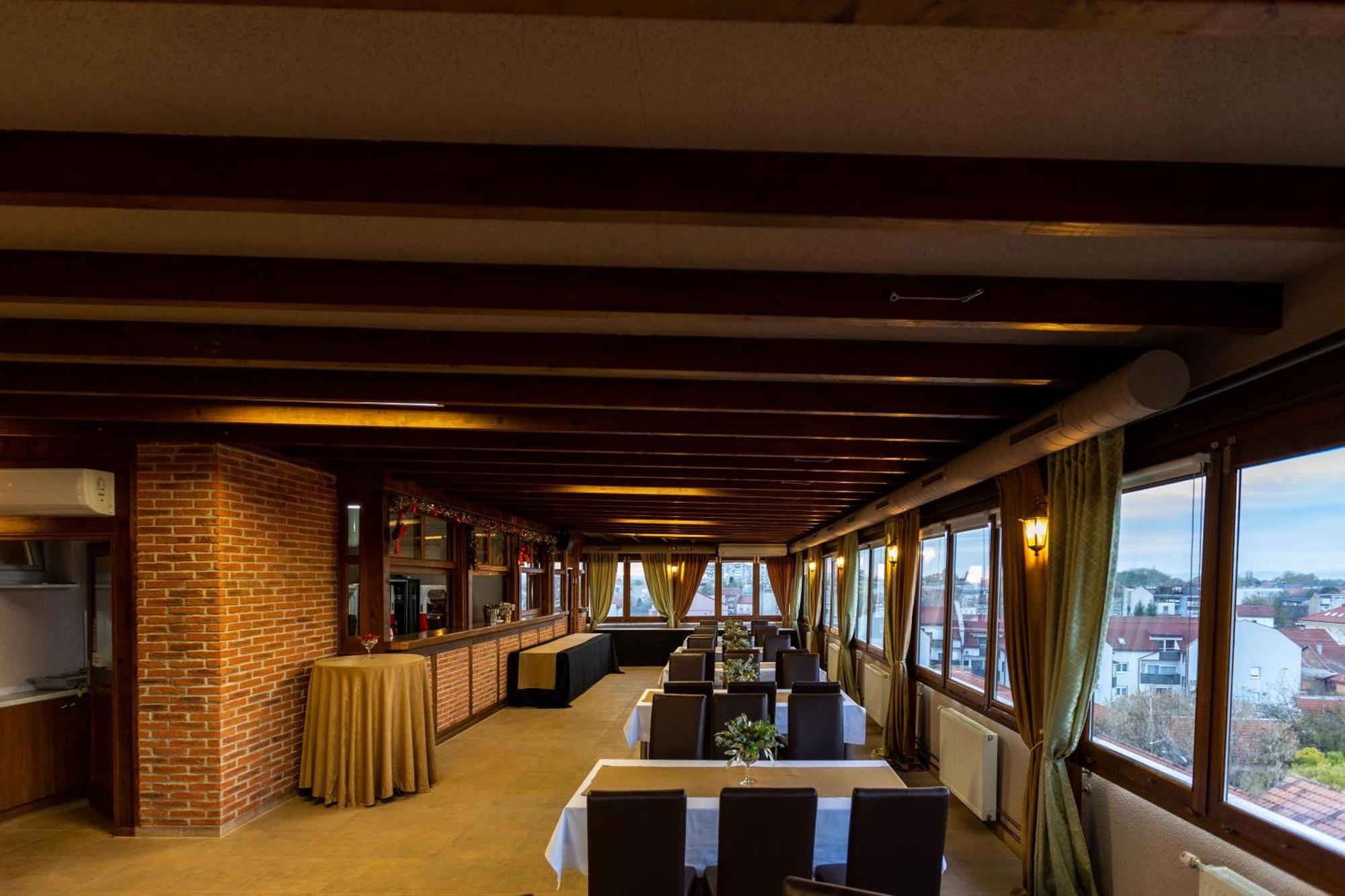 Art Hotel Slavonski Brod Exterior foto