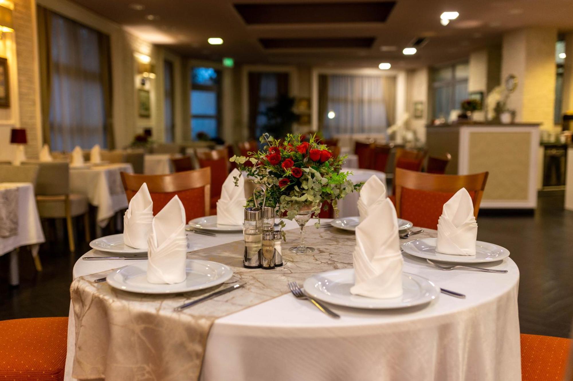 Art Hotel Slavonski Brod Exterior foto